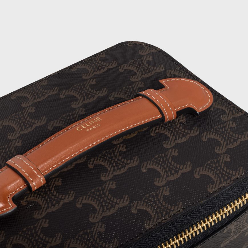 CELINE menn liten toalettveske med topphåndtak i triomf canvas og kalveskinn tan tilbehør TZLR6J1590